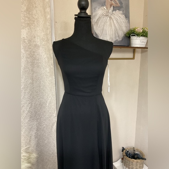 BELLA BRIDES MAIDS Chic Black One-Shoulder Evening Gown - Picture 11 of 15